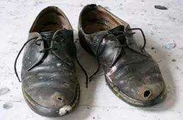 crown-made-of-tattered-shoes