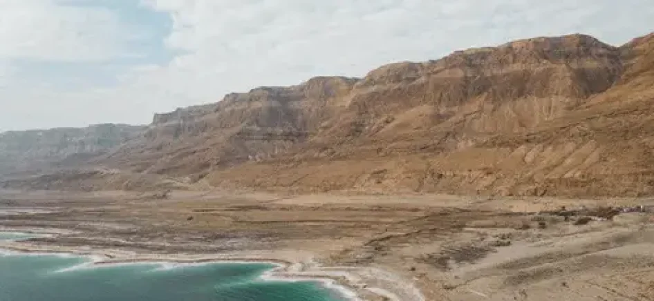 The Dead Sea borders Israel and Jordan-min